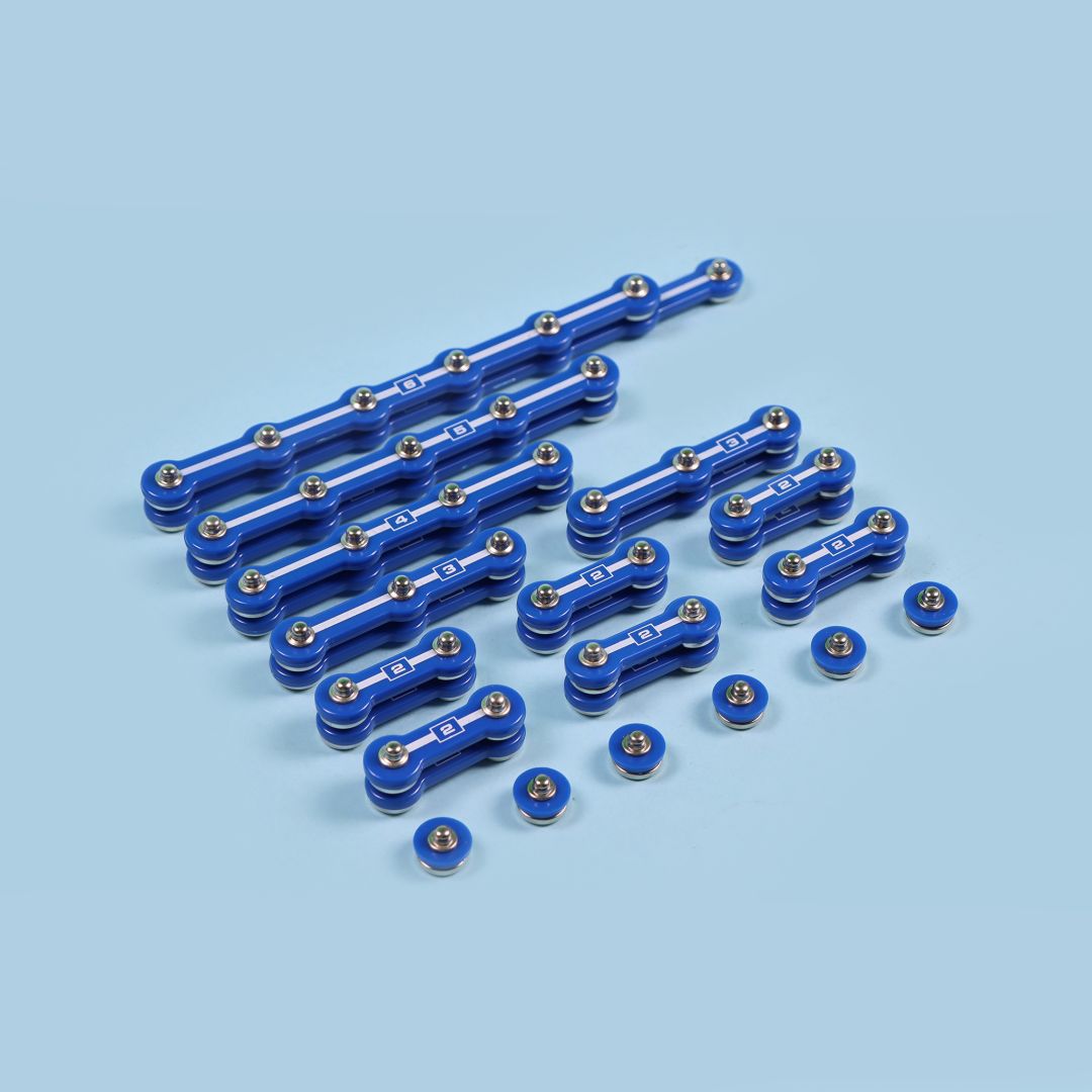 محتوى حقيبة إلكترونيات تعليمية تحتوي على أدوات لتنفيذ أكثر من 4000 تجربة واختراع لتنمية مهارات STEM للأطفال